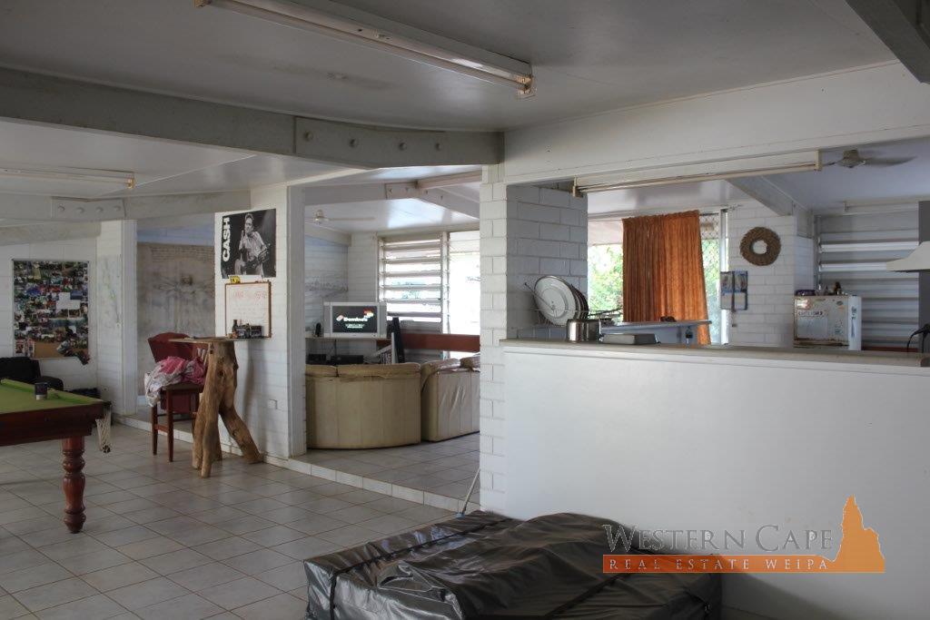 201412181621590.back to kitchen-lounge.jpg?property_id=69